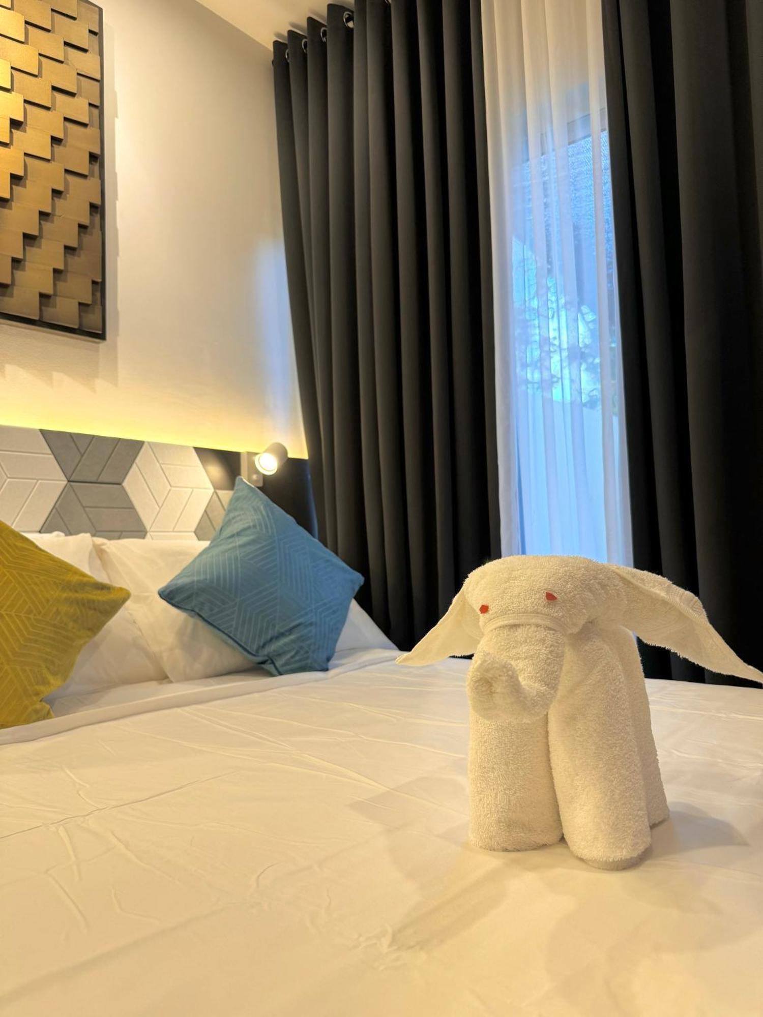 Fullerton Suites Puting Kahoy Eksteriør billede